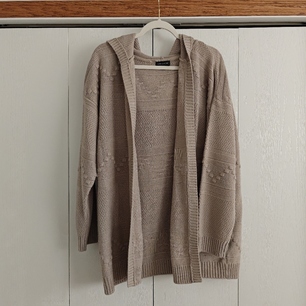 Elegant Beige Knit Cardigan